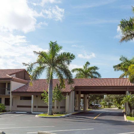 Super 8 By Wyndham Riviera Beach West Palm Beach Buitenkant foto