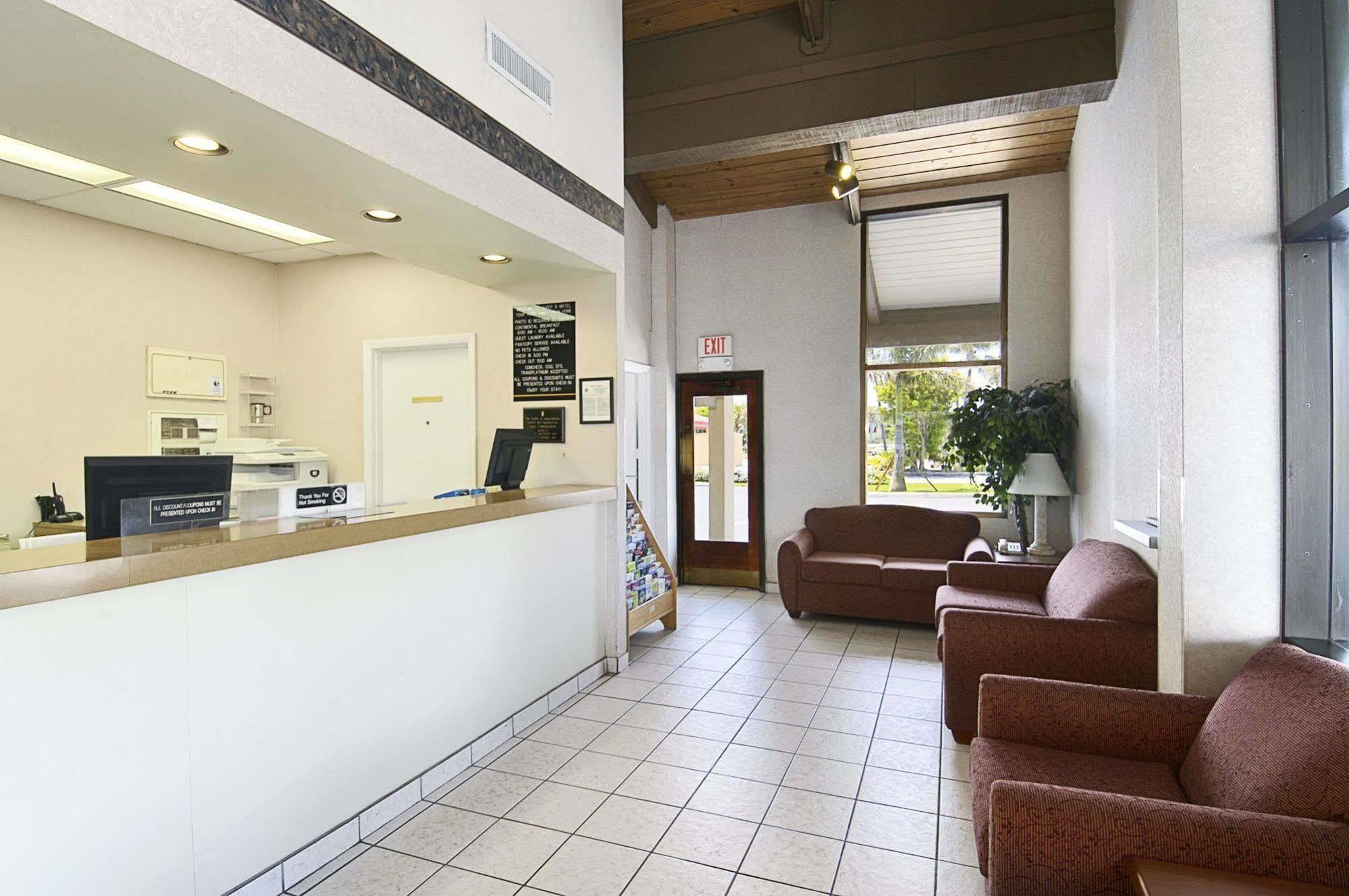 Super 8 By Wyndham Riviera Beach West Palm Beach Buitenkant foto