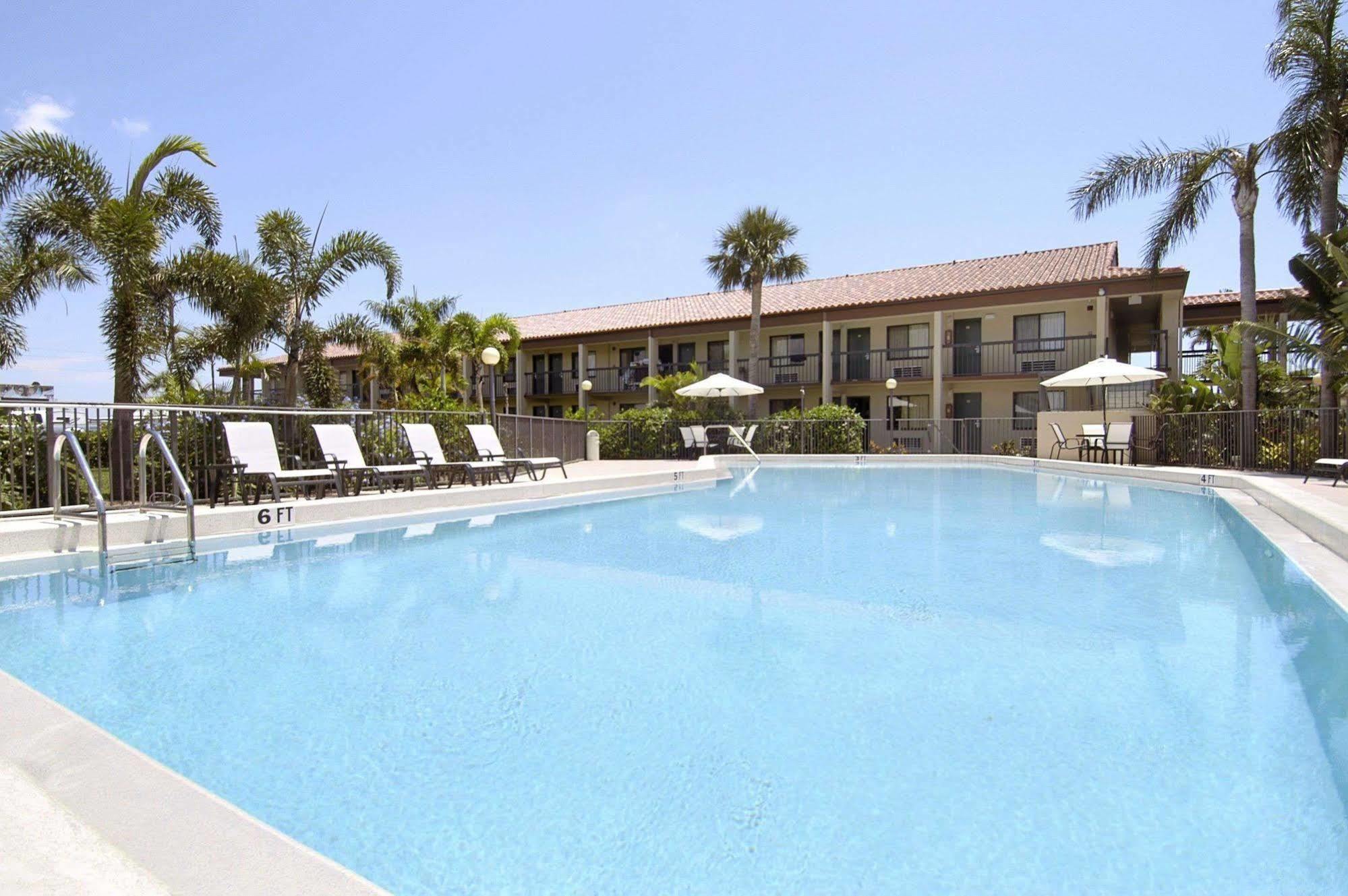 Super 8 By Wyndham Riviera Beach West Palm Beach Buitenkant foto
